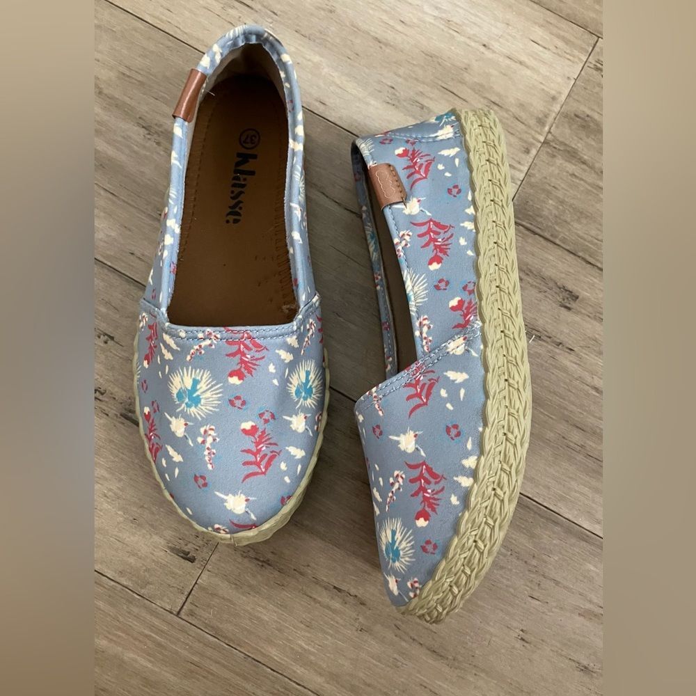 Klasse floral blue women’s loafers. Size 37 new $169